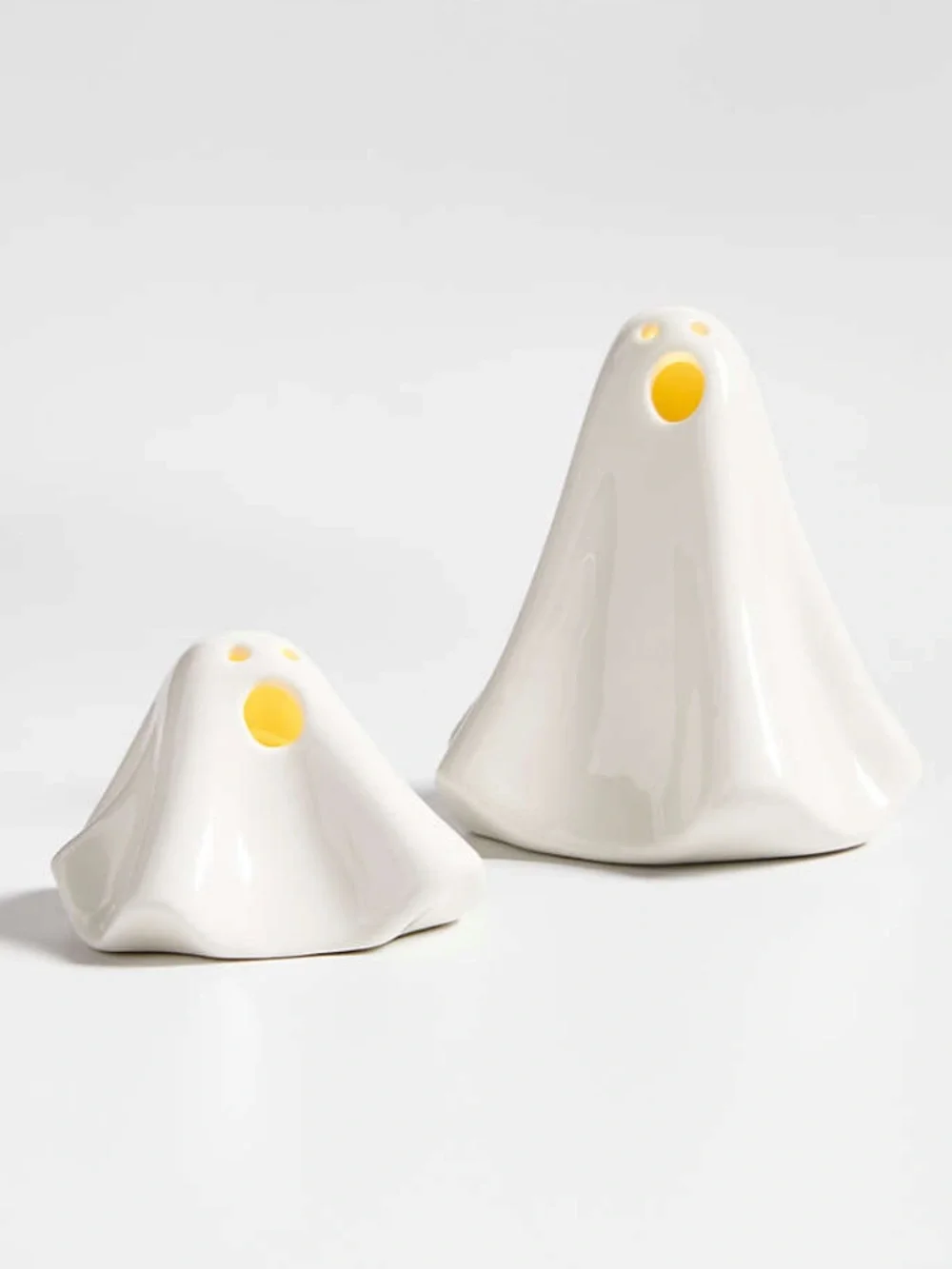 New! Crate&barrel 👻👻👻 LED Ceramic Halloween Ghosts—set of 2